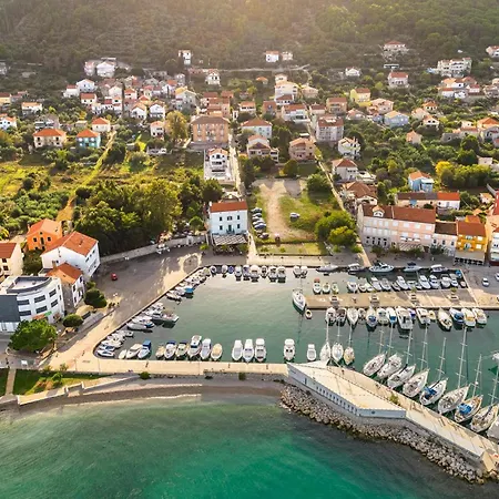 Gorgeous In بريكو