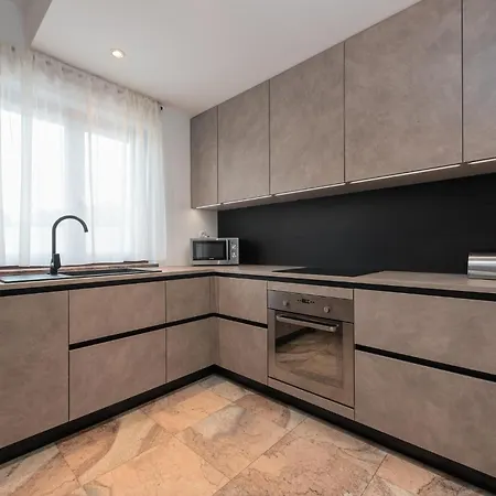 Gorgeous In 프레코