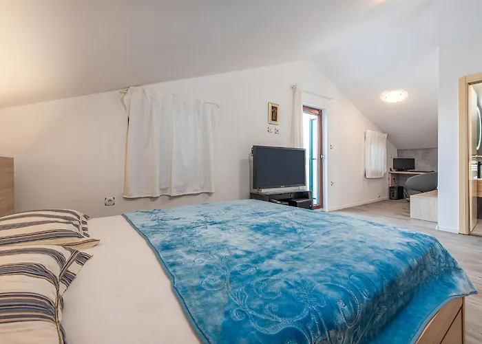 Gorgeous In Преко