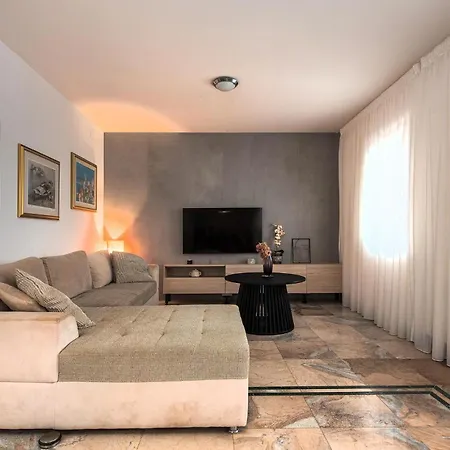 Gorgeous In Сasa de vacaciones Preko